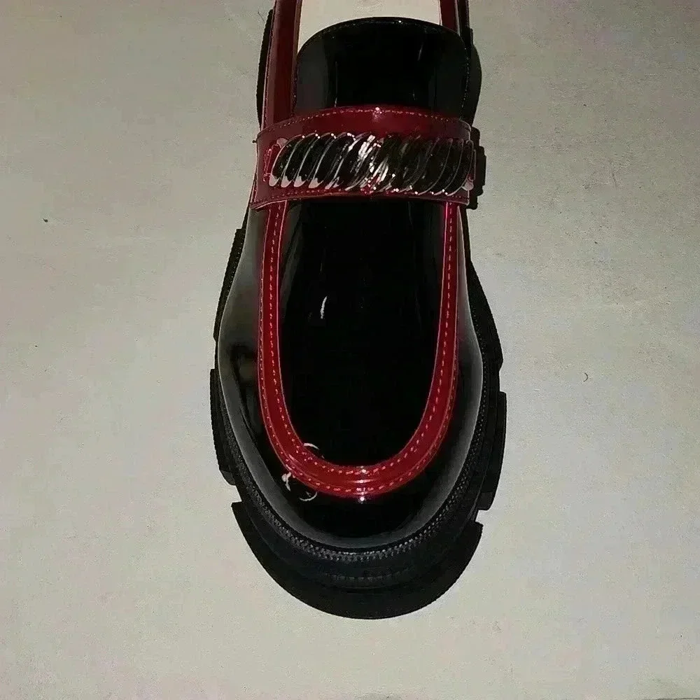ZAYNSIA SLIP-ON WOMEN SHOES WITH A CHAIN NWB